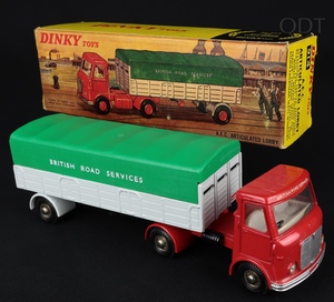 Dinky toys 914 aec articulated lorry ee106 front