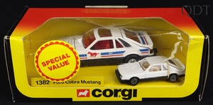 Corgi toys 1382 ford cobra mustang little large ee220 front