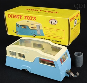 Dinky toys 117 four berth caravan ee418 front