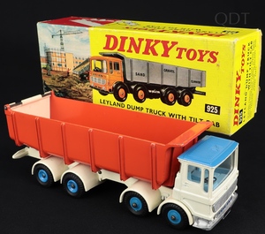 Dinky toys 925 leyland dump truck ee521 front