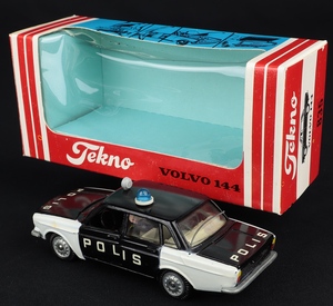 Tekno models 835 volvo 144 polis ee532 back