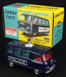 Corgi toys 464 commer police van ee533 front