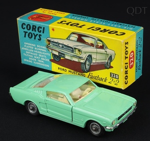 Corgi toys 320 ford mustang ee686 front