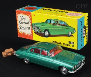 Corgi toys 238 jaguar mark x ee773 front