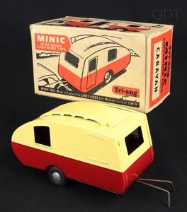 Tri ang minic models 16m caravan ee821 front