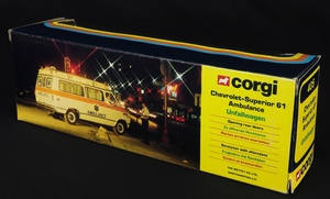 Corgi toys 405 chevrolet superior 61 ambulance ff61 back