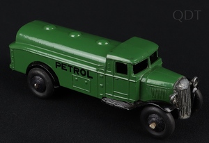 Dinky toys 25d petrol tank wagon ff212 front