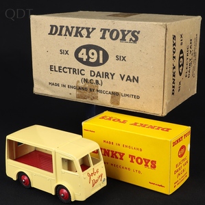 Dinky toys 491 job's dairy vans ff275 front