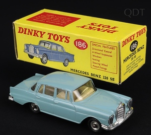 Dinky toys 186 mercedes 220 se ff375 front