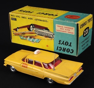 Corgi toys 221 chevrolet new york taxi cab ff486 back