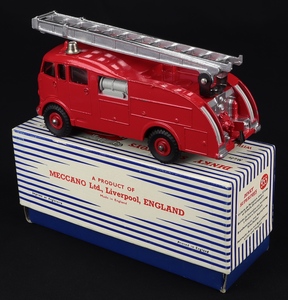 Dinky supertoys 955 fire engine ff672 back