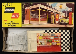 Corgi kits 608 shell filling station gg57 front