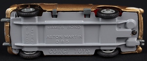 Corgi toys 261 james bond's aston martin a gg247 base
