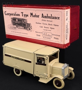 Britains models 1514 corporation type motor ambulance gg596 front