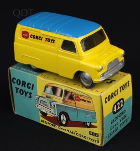Corgi toys 422 bedford van gg621 front