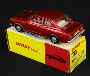 Dinky toys 168 ford escort gg927 back