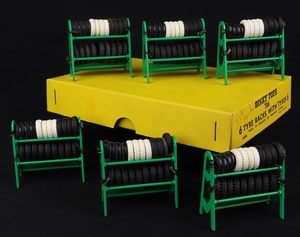 Trade box dinky toys 786 dunlop tyre racks hh358 back