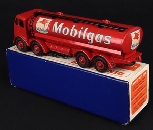 Dinky toys 504 foden  tanker mobilgas hh428 back