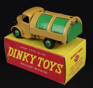 Dinky toys 252 refuse wagon hh431 back