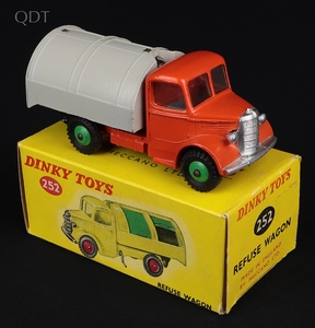 Dinky toys 252 refuse wagon hh430 front