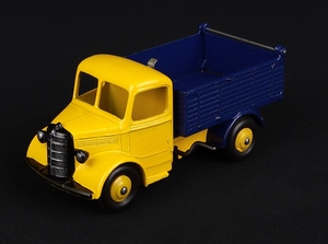 Dinky toys 410 bedford end tipper hh561 view