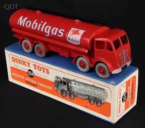 Dinky toys 504 foden tanker mobilgas hh587 front