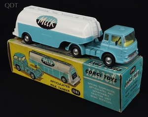 Corgi toys 1141 milk  tanker bedford hh661 front