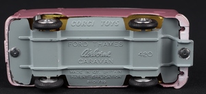 Corgi 420 ford thames airborne caravan hh861 base