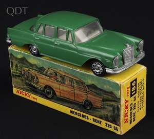 Nicky dinky toys 186 ercedes benz 220 se jj462 front