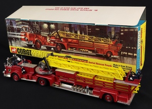 Corgi major 1143 american la france jj476 back