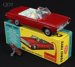 Corgi toys 246 chrysler imperial jj624 front
