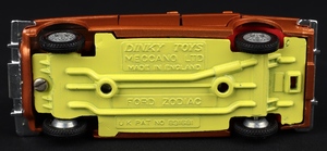 Dinky toys 164 mk 4 ford zodiac jj846 base