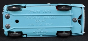 Corgi toys 231 triumph herald coupe jj874 base