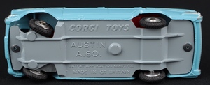 Corgi toys 236 motor school car jj935 base