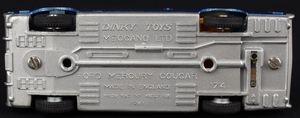 Dinky toys 174 ford mercury cougar jj938 base