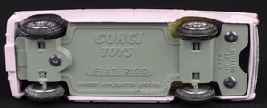 Corgi toys 232 fiat 2100 kk90 base