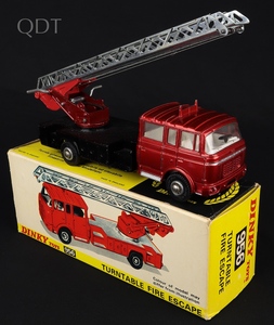Dinky toys 956 turntable fire escape kk1352 front