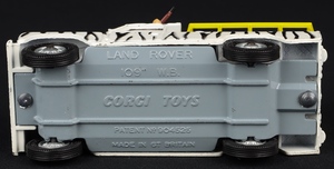 Corgi gift set 8 lions of longleat kk350 base