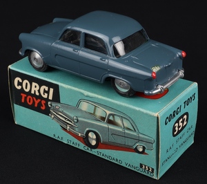 Corgi toys 352 raf staff car vanguard kk375 back
