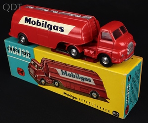 Corgi toys 1110 mobilgas petrol tanker kk377 front