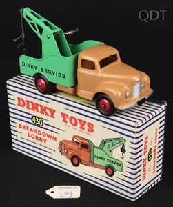 Dinky toys 25x 430 commer breakdown lorry kk382 front