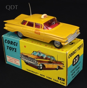 Corgi toys 221 chevrolet new york taxi kk538 front