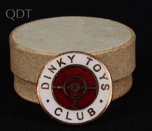Dinky badge kk543 front