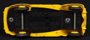 Dinky toys 254 austin taxi kk564 base