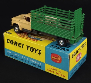 Corgi toys 484 dodge kew fargo livestock trnasprter with animals kk656 back