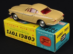 Corgi toys 228 volvo  p1800 kk657 back