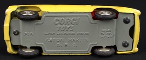 Corgi toys 218 aston martin db4 kk672 base