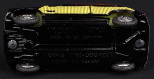 Corgi toys 249 mini cooper de luxe wickerwork kk749 base