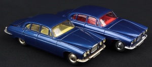 Corgi toys 238 jaguar mark x kk975 jaguars