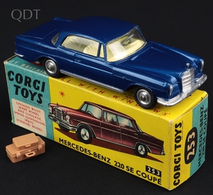 Corgi toys 253 mercedes 220 se coupe kk981 front